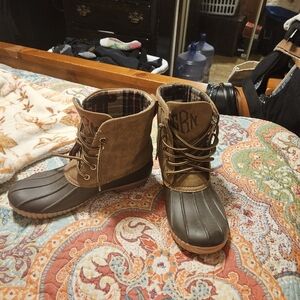 Women's Lace Up Boots - Brown and Tan